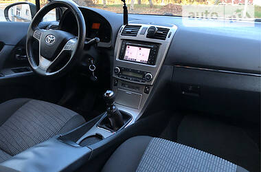 Универсал Toyota Avensis 2010 в Нетешине