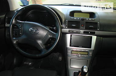 Седан Toyota Avensis 2005 в Николаеве
