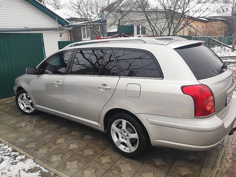 Універсал Toyota Avensis 2004 в Чернігові