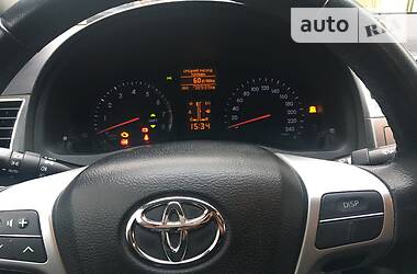 Седан Toyota Avensis 2013 в 