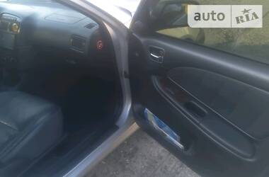 Седан Toyota Avensis 2001 в 