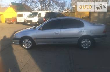 Седан Toyota Avensis 2001 в 