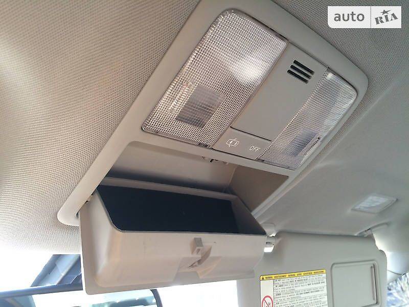 Седан Toyota Avensis 2012 в Ужгороді