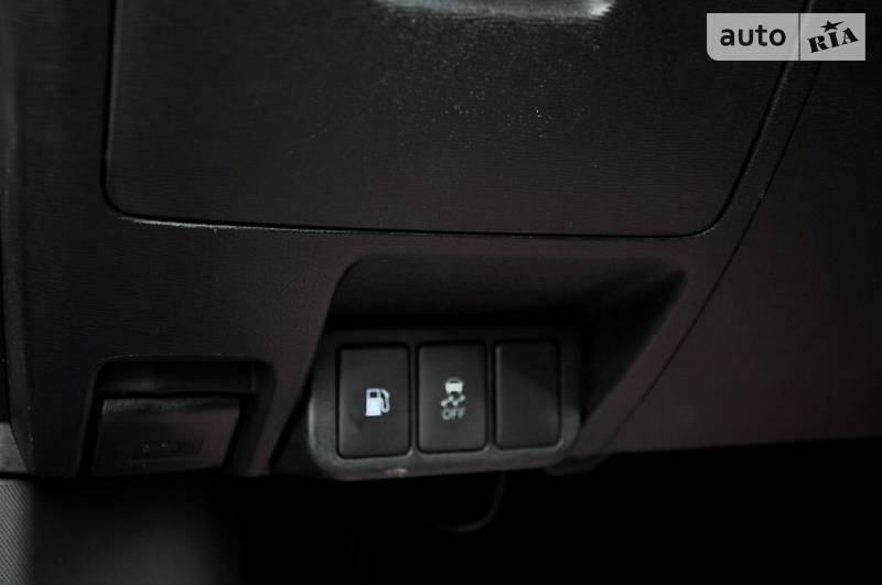 Седан Toyota Avensis 2012 в Киеве фото 29 Седан Toyota Avensis 2012 в Киеве