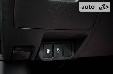 Седан Toyota Avensis 2012 в 