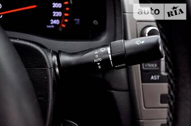 Седан Toyota Avensis 2012 в 