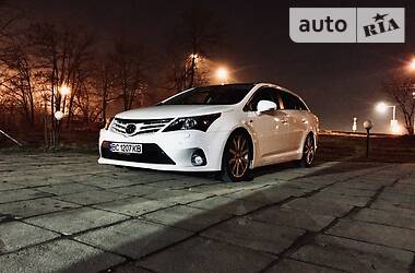 Універсал Toyota Avensis 2012 в 