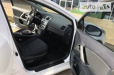 Універсал Toyota Avensis 2012 в 