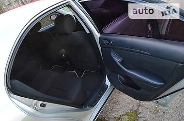 Седан Toyota Avensis 2003 в 