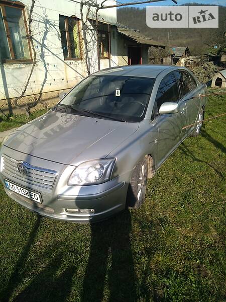 Седан Toyota Avensis 2005 в Ужгороді