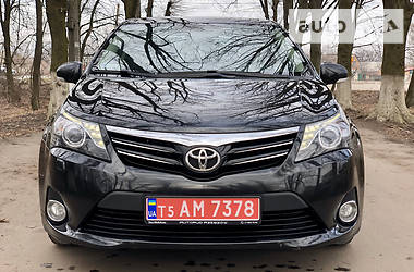 Седан Toyota Avensis 2014 в Казатине