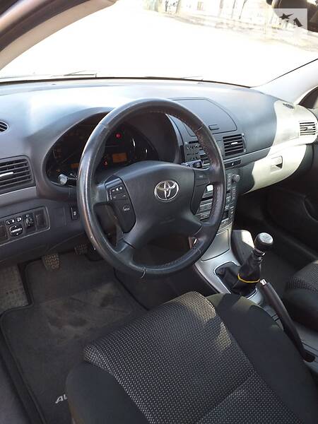 Універсал Toyota Avensis 2006 в Конотопі