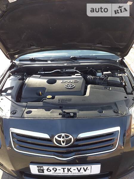Універсал Toyota Avensis 2006 в Конотопі