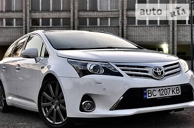 Універсал Toyota Avensis 2012 в 