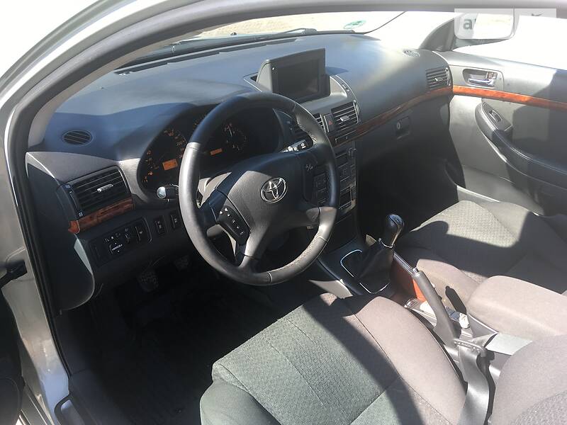 Хетчбек Toyota Avensis 2003 в Львові