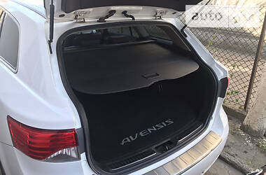 Універсал Toyota Avensis 2012 в 