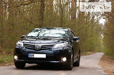 Седан Toyota Avensis 2014 в Житомире