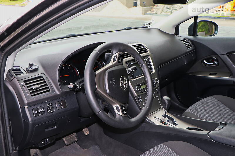 Універсал Toyota Avensis 2011 в Кременчуці