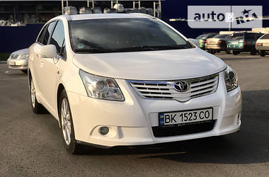 Універсал Toyota Avensis 2011 в 