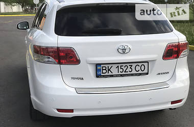 Універсал Toyota Avensis 2011 в 