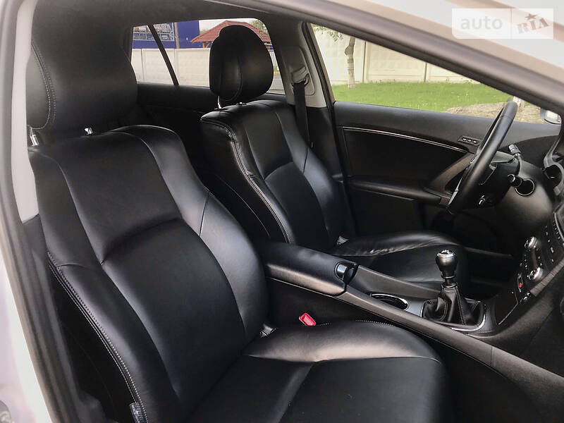 Універсал Toyota Avensis 2011 в Дубні фото 30 Універсал Toyota Avensis 2011 в Дубні