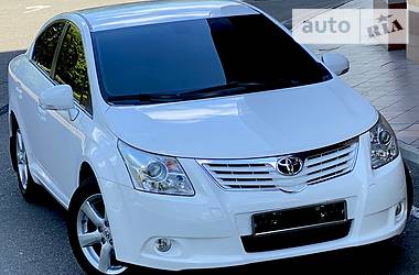 Седан Toyota Avensis 2012 в Одессе