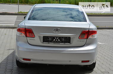 Седан Toyota Avensis 2009 в 