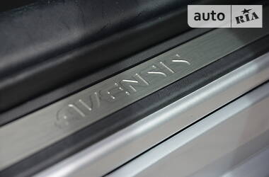 Седан Toyota Avensis 2009 в 