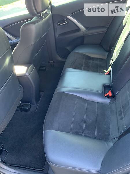 Седан Toyota Avensis 2012 в Києві