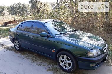 Седан Toyota Avensis 1999 в Харькове