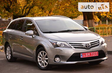 Универсал Toyota Avensis 2014 в Луцке