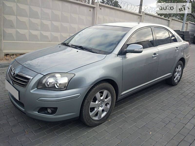 Лифтбек Toyota Avensis 2008 в Николаеве