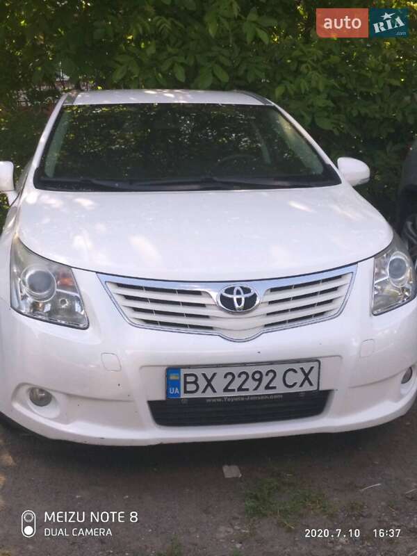 Універсал Toyota Avensis 2011 в Хмельницькому