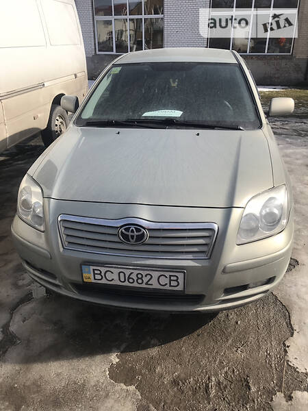 Седан Toyota Avensis 2003 в Дунаевцах