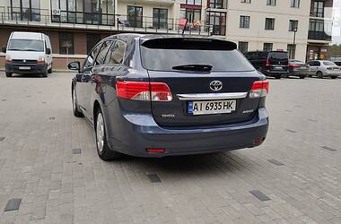 Универсал Toyota Avensis 2012 в Обухове