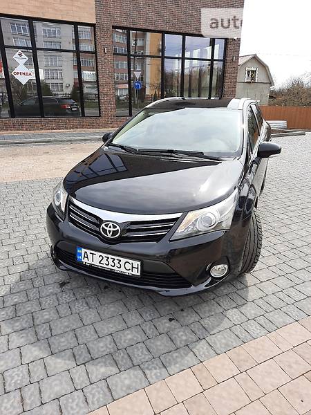 Универсал Toyota Avensis 2013 в Ивано-Франковске