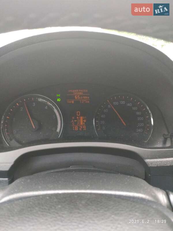 Універсал Toyota Avensis 2011 в Хмельницькому