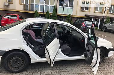 Седан Toyota Avensis 2002 в 