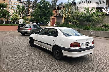 Седан Toyota Avensis 2002 в 