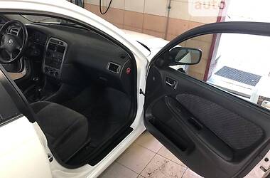 Седан Toyota Avensis 2002 в 