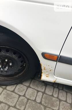 Седан Toyota Avensis 2002 в 