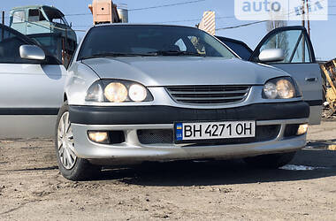 Ліфтбек Toyota Avensis 1999 в Одесі
