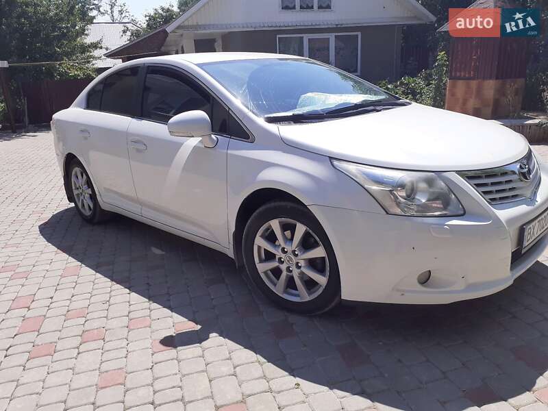 Седан Toyota Avensis 2010 в Кам'янець-Подільському