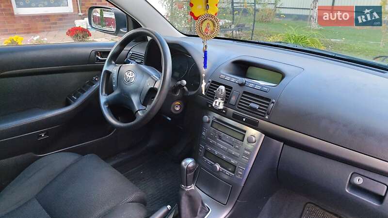 Универсал Toyota Avensis 2005 в Самборе