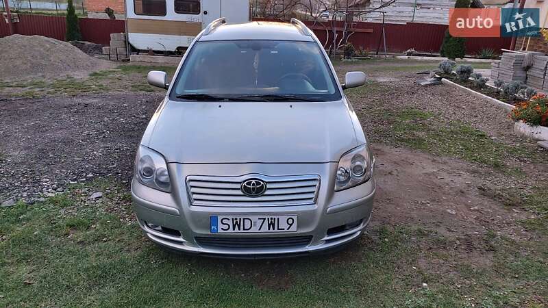 Универсал Toyota Avensis 2005 в Самборе