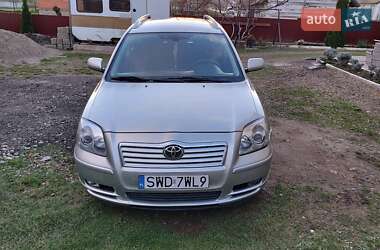 Универсал Toyota Avensis 2005 в Самборе