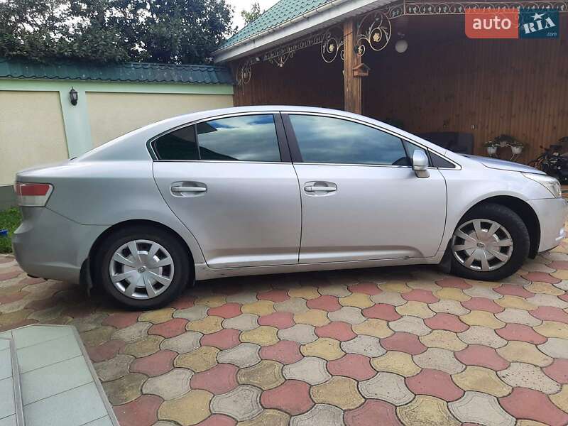 Седан Toyota Avensis 2008 в Одессе