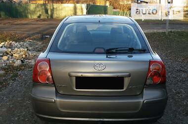 Лифтбек Toyota Avensis 2006 в Сумах