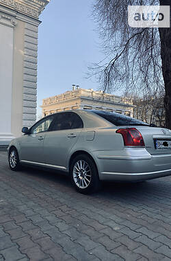 Седан Toyota Avensis 2003 в Одессе