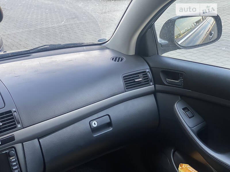 Универсал Toyota Avensis 2008 в Ужгороде